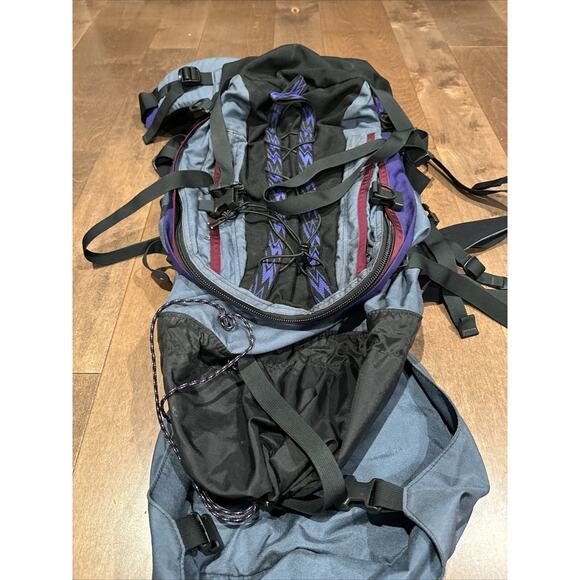 Overland Equipment Canvas Hiking Backpack – Small Trail Bag, Overnight Storage - Picture 4 of 5